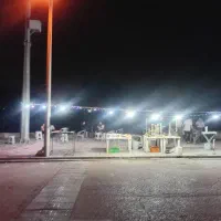 به یک کارگر ساده فقط جهت ساندویچ همبر زدن