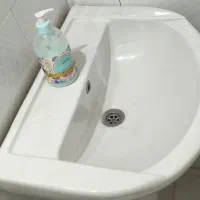 روشویی بزرگ باآینه لوله اتصالات خروجی بدون شیرآلات