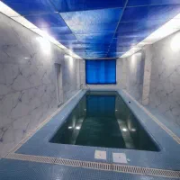 سه خواب بام تهرانی با استخر