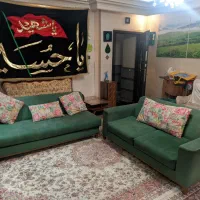مبل راحتی یشمی با کوسن