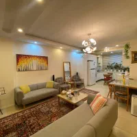 ۶۳متر/۲خوابه/فول امکانات/رو به آفتاب