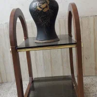 میز و گلدان