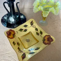 سه عدد ظرف پذیرایی و‌میوه خوری