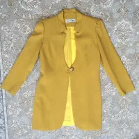 کت مجلسی مزونی خردلی، تن‌خور شیک و خاص