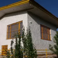 درب و پنجره و تاب برای ویلا