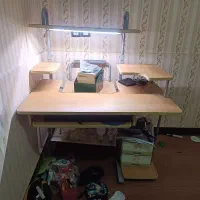 میز کامپیوتر سالم و زیبا