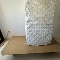 خوشخواب یکنفره بهمراه یک عدد کف تخت چوبی