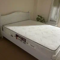 تخت خواب دو نفره با پاتختی