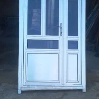 درب آلمینیوم و درب نفر رو حیاط
