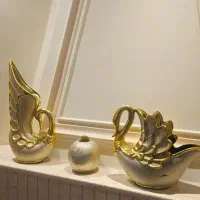 ۲ عدد گلدان و یک جا شمعی بزرگ