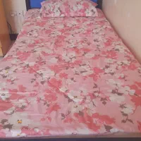 تخت خواب ۱نفره و ۲ نفره فلزی به همراه تشک و روتختی