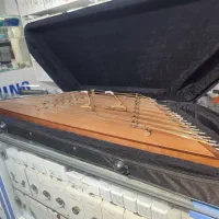 سنتور در حد نو به همراه کیف مضراب و آچار کوک