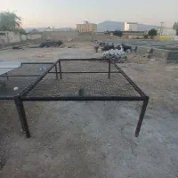تخت فلزی