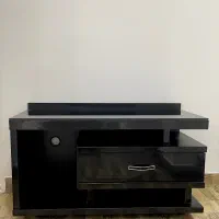 میز تلویزیون شیک چوبی با صفحه شیشه ای