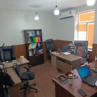 کارشناس فروش خانم