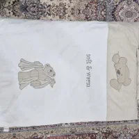دو عدد گارد و یک عدد تشک همراه با بالشت