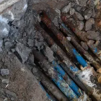 نشتی یابی با دستگاه لوله کشی نشتیاب باضمانت رفع نم