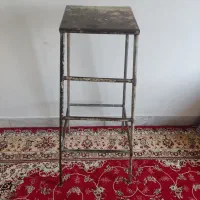 چهار پایه آهنی
