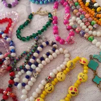 دستبند و تعدادی مهره (تک و عمده)