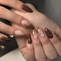 کاشت ناخن  با بهترین مواد