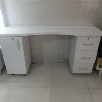 میز ناخن دو عدد صندلی