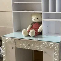 میز تحریر در حد خیلی نو