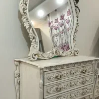 میزآرایشی و ایینه