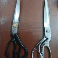 ۲ عدد قیچی خیاطی و ۲ عدد عادی