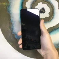 گوشی mi11lite ne 5gدر حد نو بدونه به نقطه رو گوشی