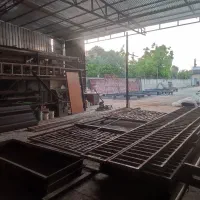 جوشکار درب و پنجره ساختمانی