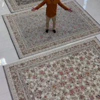 پیشنهاد میکنم حتما سری به سرای فرش بزن