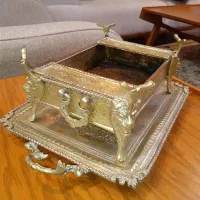 کلکسیونی و عتیقه