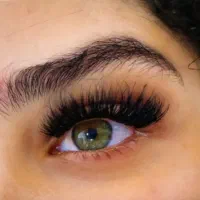 خدمات کاشت مژه مدل اکستنشنی  با تخفیف ۱۰٪