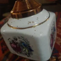 شمعدان|کلکسیون اشیاء عتیقه|صدرا-فارس, فاز ۱|دیوار