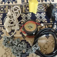 باتری و بلندگو و کابل رادیویی و واشر آهنی
