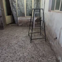 چهار پایه اهنی