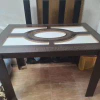 میز وسط ناهار خوری