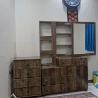 تخت ، آینه و دراور و فایل