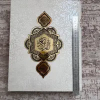قرآن نفیس دارای جعبه شیک و نو مناسب عروس
