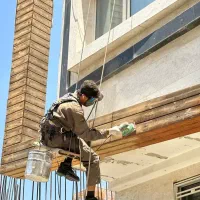 کار در ارتفاع عایق وآبندی پیچ رول پلاک کنیتکس