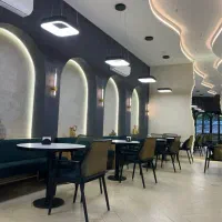 باریستا خانم وآقا حرفه ای آراسته ومرتب
