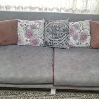 مبل راحتی  هفت نفره   و میز جلو مبلی و عسلی