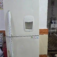 یخچال فریز بدنه کاملا سالم ،فقط موتورش خرابه