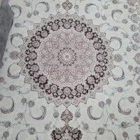 فرش ۹ متری ۱۵۰۰ شانه طرح اطلس  زمنینه کرم روشن