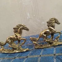 اسب زیبای برنزی