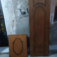 در کمد دیواری سالم قدیمی همراه ۴ عدد کشاب