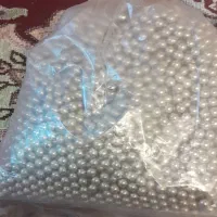 مرواریدهای رنگی نو جنس پلاستیکی ۱کیلو۴۰۰گرم