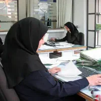 کارمند اداری خانم