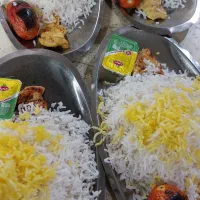 آشپزی که خورشت کوبیده جوجه مرغ برنج پختن  واردباشه
