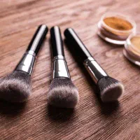 آرایشگر حرفه ای